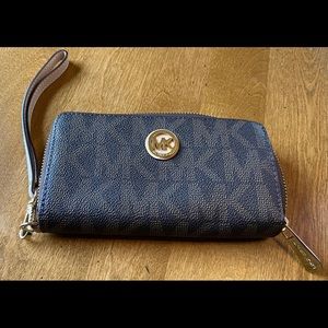 Michael Kors Jet Set Brown Wristlet